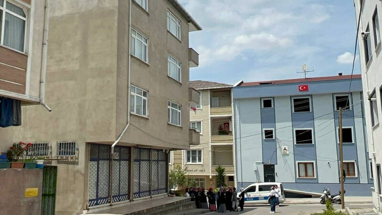 Cam silerken 4. kattan düştü!