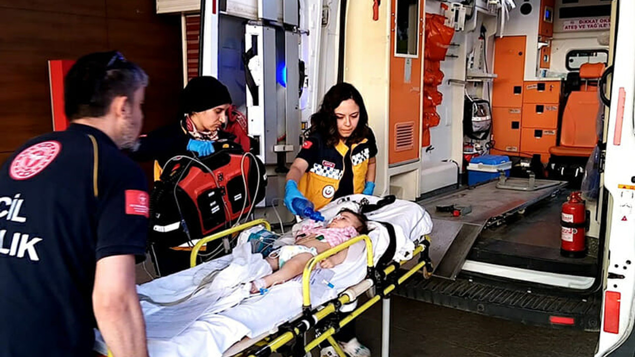 Dualarımız minik Abir için! Soluk borusuna fıstık kaçtı yaşam savaşı veriyor