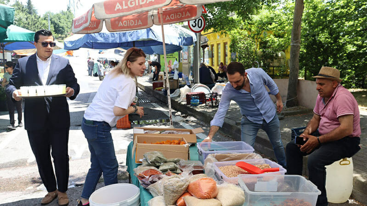 İzmit Belediyesi Yuvam Akarca Pazar esnafı ile buluştu