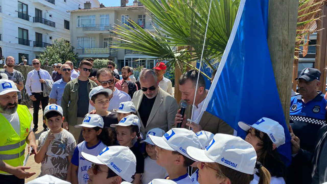 Karamürsel ikinci mavi bayrağı göndere çekti!