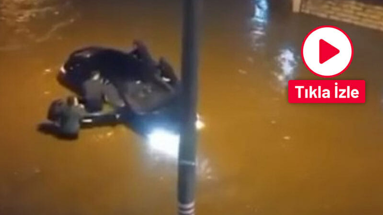 Otomobil suya gömüldü! Vatandaşlar zor kurtardı