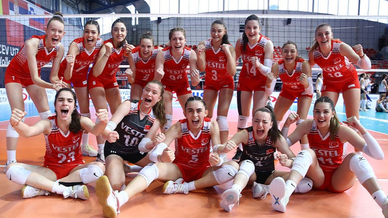 U17 Kız Voleybol Milli Takımı, Avrupa Şampiyonası'nda finale çıktı