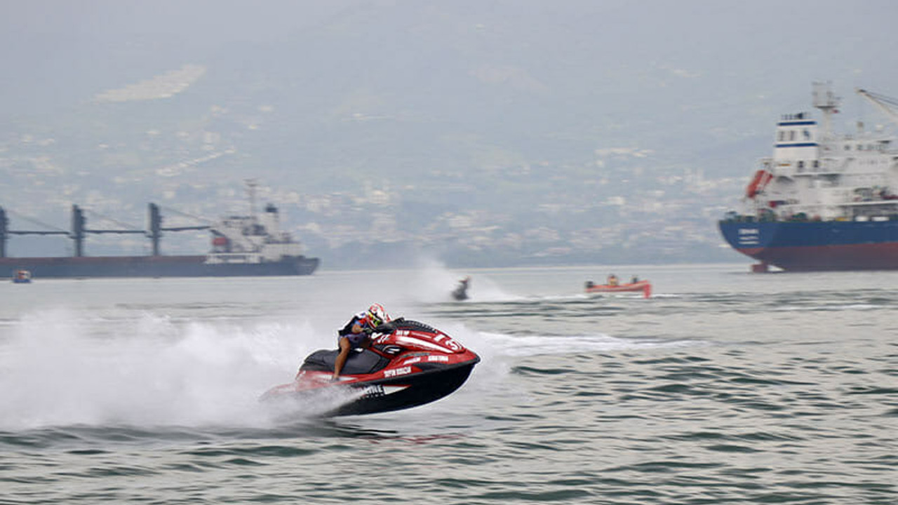 Türkiye Su Jeti ve Flyboard Şampiyonası, Kocaeli'nin ev sahipliğinde başladı