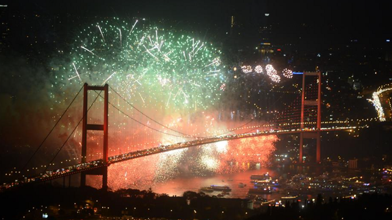 29 Ekim Boğaz Gösterisi Nereden İzlenir? 29 Ekim Boğaz Gösterisi 2023