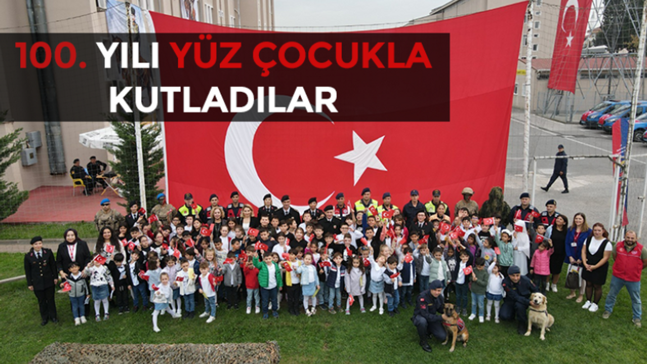 Cumhuriyetin 100.yılını 100 öğrenci ile kutladılar