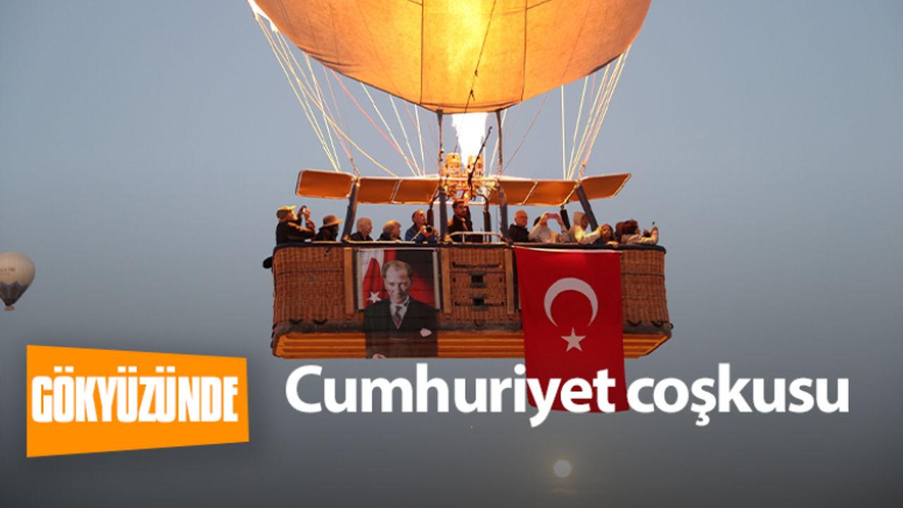 Gökyüzünde ‘Cumhuriyet’ coşkusu