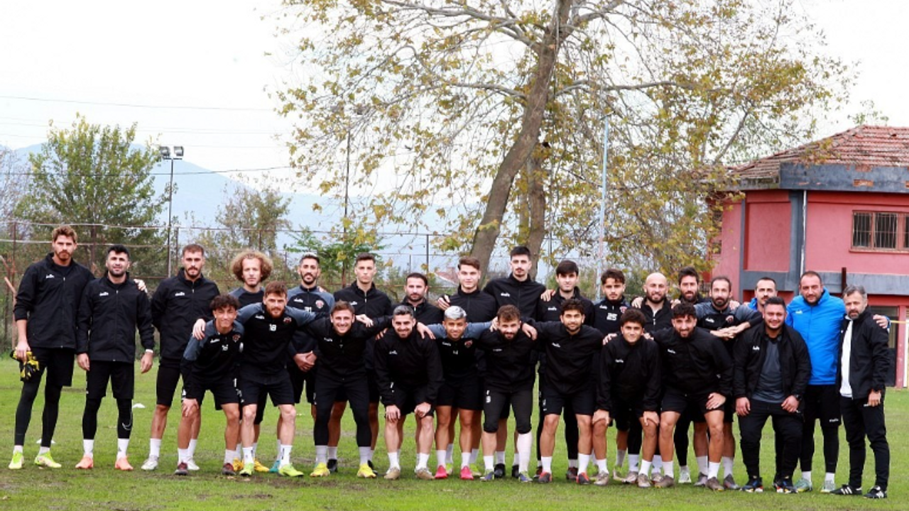 Gölcükspor tek yumruk!