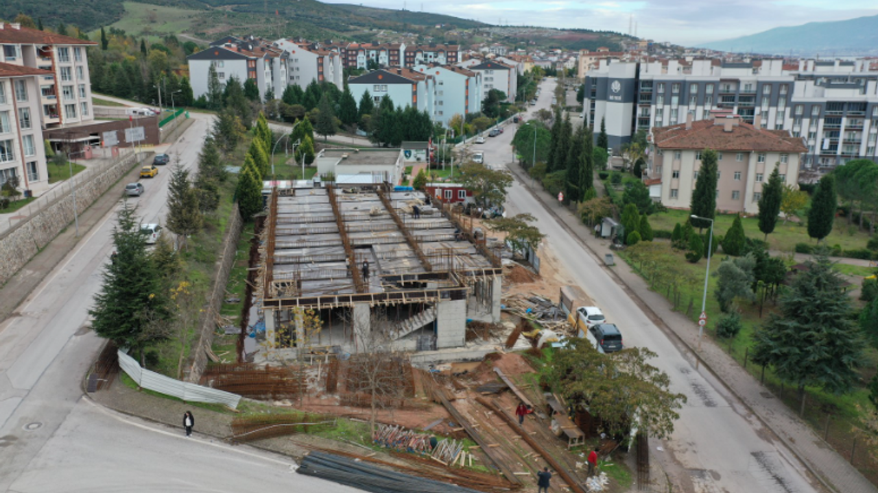 Derince’de inşa edilen Cemevi yükseliyor