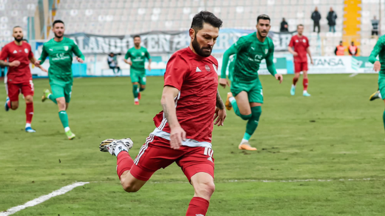 Eren Tozlu, Erzurum’u kurtarmaya devam ediyor! “1-0”