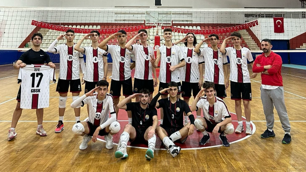 Gölcüklü voleybolcular Kocaeli şampiyonu oldu