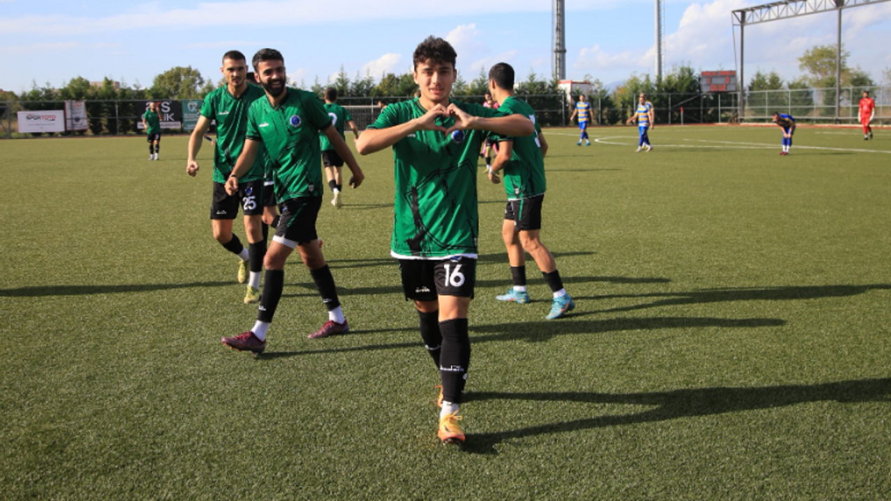 Somaspor, Yuvacıkspor’un yıldızını kaptı!