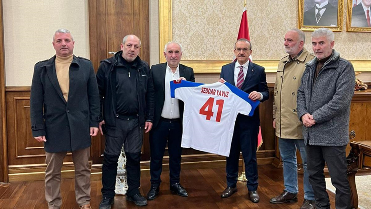 Yenidoğan Serdarspor ve Karşıyaka Koleji’nden vali ziyareti!