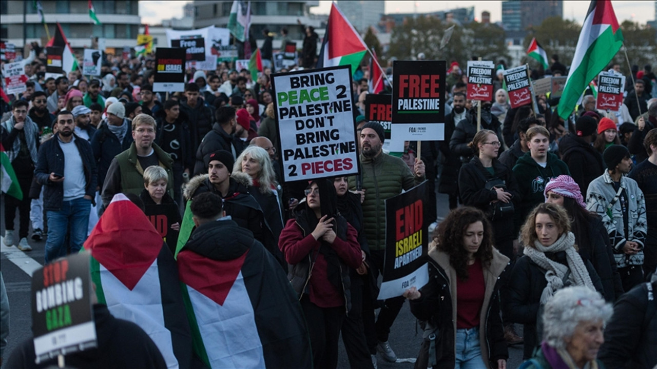 Londra'da Filistin için protesto!