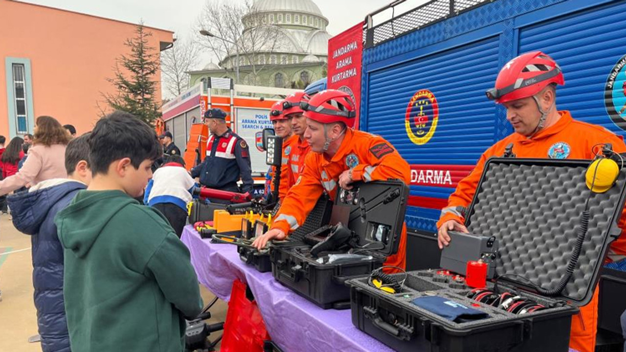 İzmit'te deprem tatbikatı düzenlendi