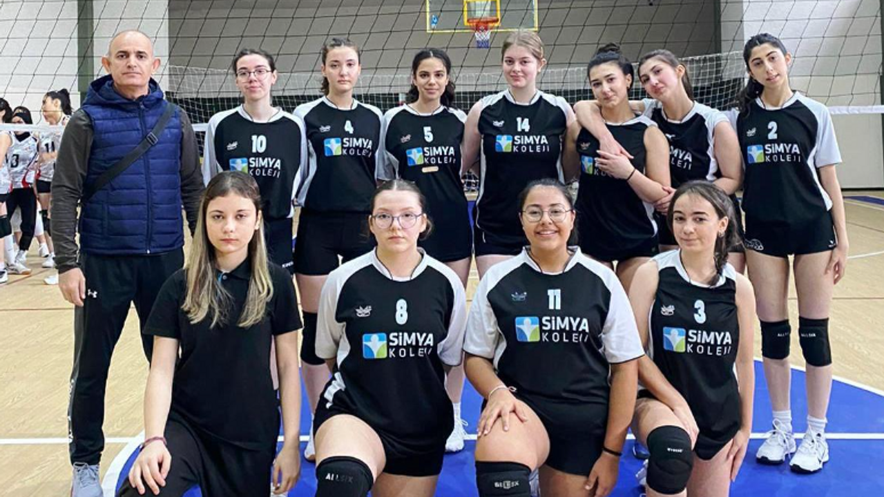 Körfez’de Ata’mız için voleybol şenliği!