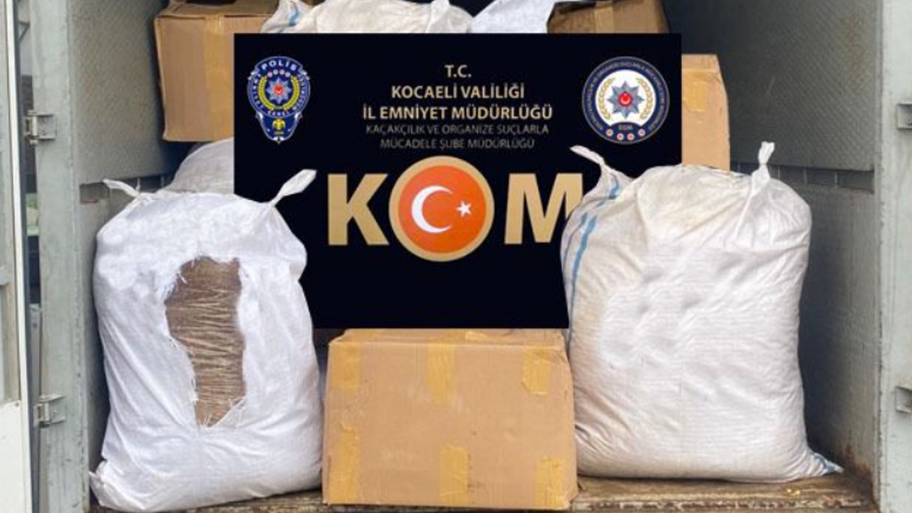 Durdurulan araçta 1 ton 260 kilo tütün ele geçirildi