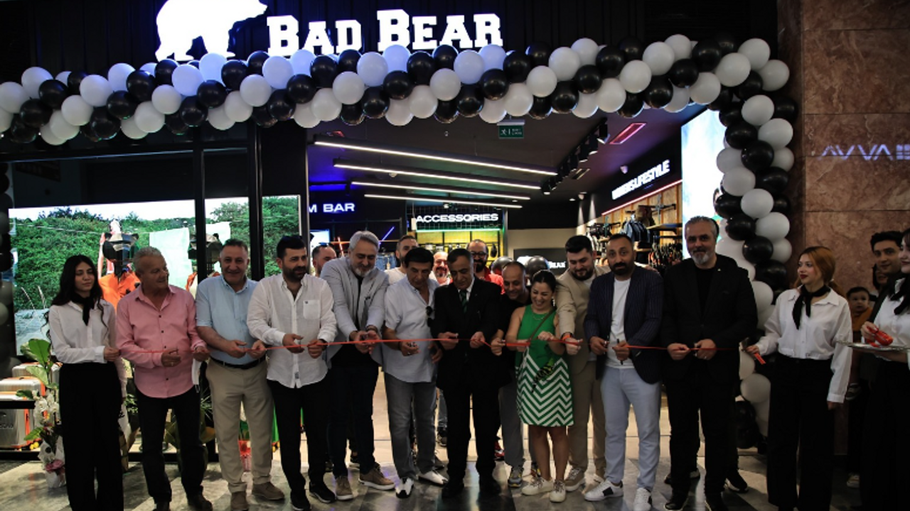 Bora Savaş, Bad Bear’i açtı