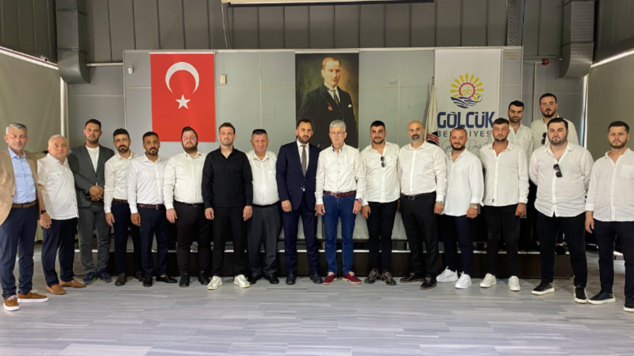 Gölcükspor’da yeni yönetim basınla tanışıyor