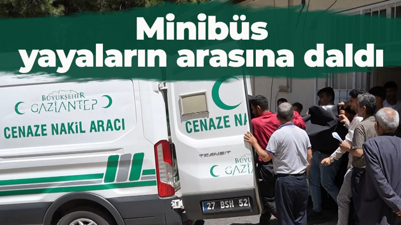 Kontrolünü kaybeden minibüs yayaların arasına daldı