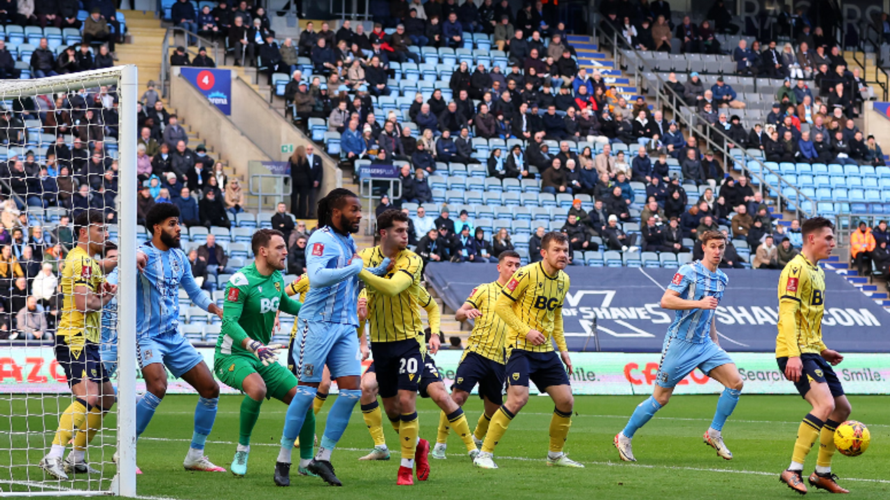 COVENTRY VE OXFORD UNITED CANLI İZLE! Karşılaşma ne zaman? Saat kaçta?