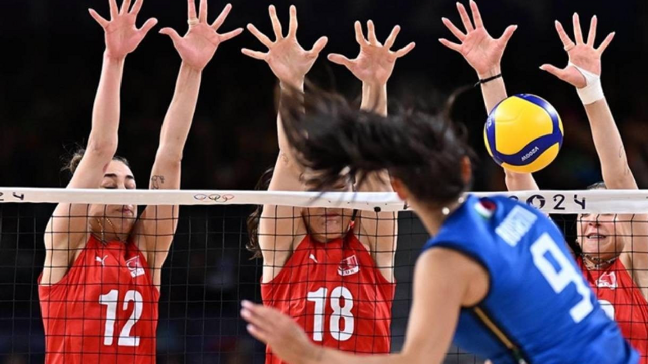 Türkiye İtalya voleybol CANLI İZLE? Türkiye İtalya voleybol yarı final maçı TRT1 canlı izleme linki: Filenin Sultanları maçı CANLI YAYIN