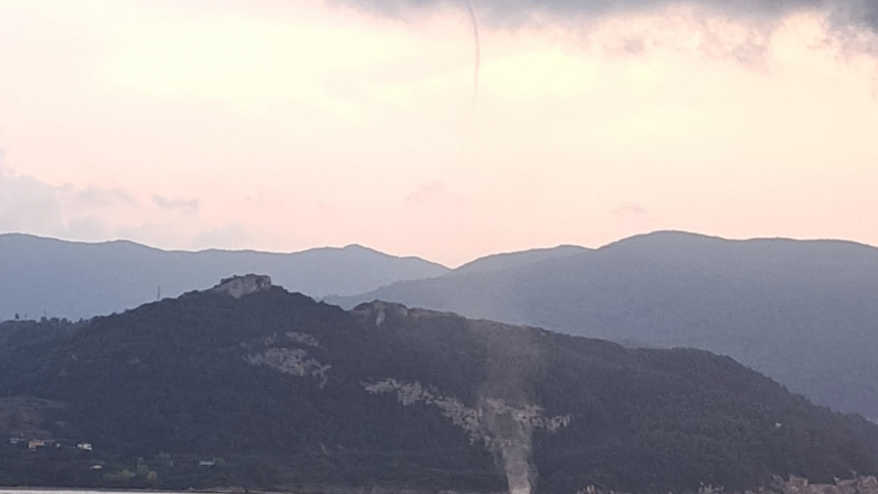 Karadeniz'de oluşan hortumlar heyecan yarattı