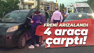 Freni arızalanan minibüs kırmızı ışıkta bekleyen 4 araca çarptı!