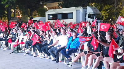 Şampiyonluk coşkusu Gölcük'te de yaşandı