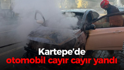 Kartepe’de otomobil cayır cayır yandı