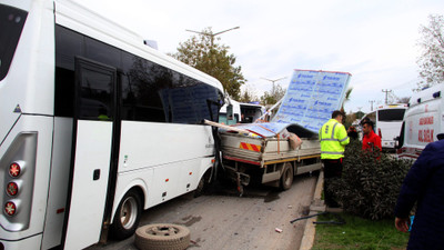 Personel taşıyan midibüs kazaya karıştı: 9 yaralı!