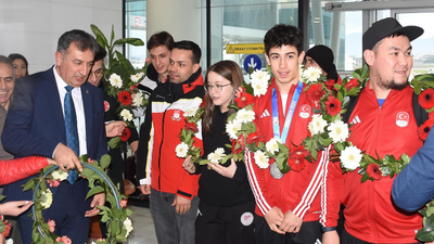 Sürat patenciler İzmir’de krallar gibi karşılandı