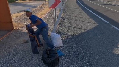 Drondan kaçarken izleyenleri güldürdü! O anlar kamerada