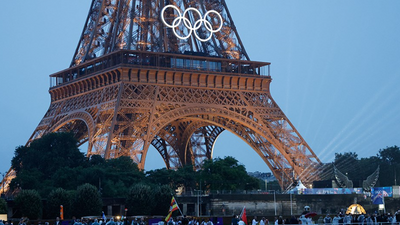 Paris 2024’te fırtına engeli! Tren hattına düşen ağaç yolu kapattı