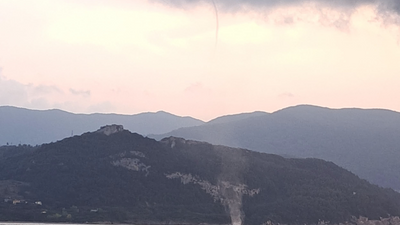 Karadeniz'de oluşan hortumlar heyecan yarattı