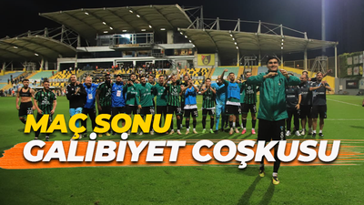 Kocaelispor ve taraftar kenetlendi: Maç sonu galibiyet coşkusu