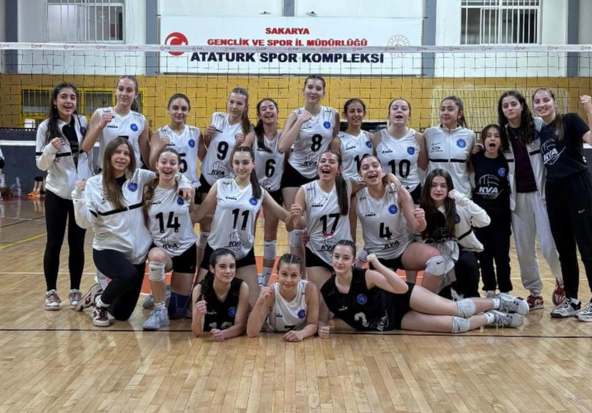 Voleybol’da TARİHİ zafer! Fenerbehçe’yi devirdiler! “3-1” - Resim : 3
