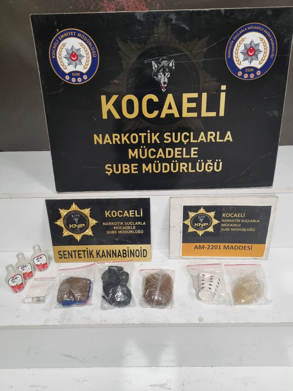 Kocaeli’de torbacılara peş peşe baskın: 75 kişi yakalandı - Resim : 1